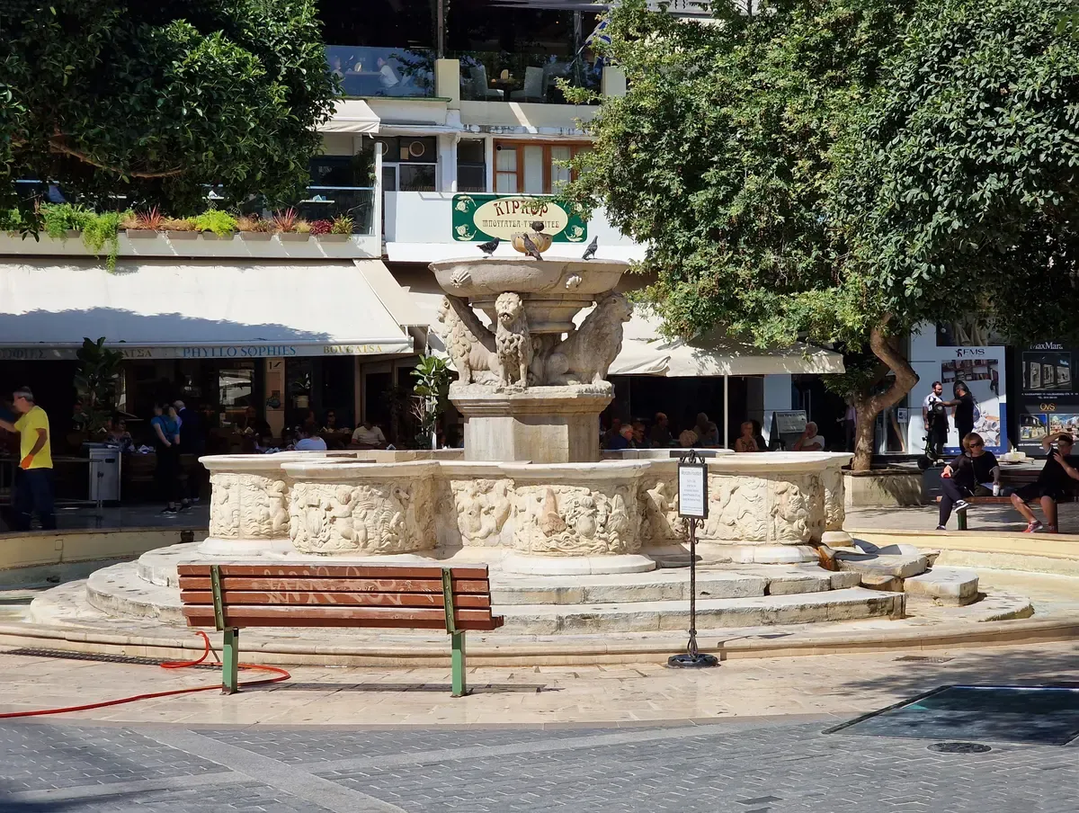 The Morosini fountain on Lions Square in central Heraklion, the other base in the chania or heraklion decision